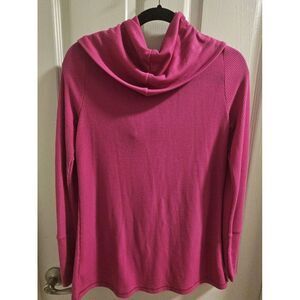 Beautiful Fucia ANA Long Sleeve Turtle‎ Neck Large